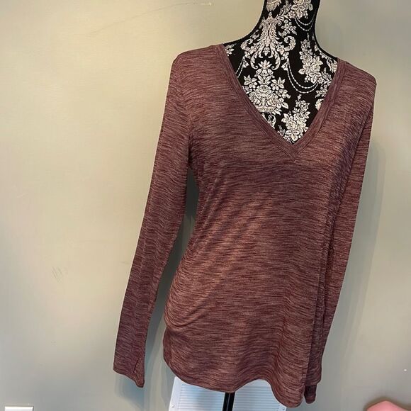 Lululemon size 8 longsleeve - Picture 1 of 2